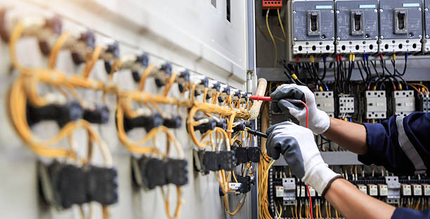 Professional Electrician technician working in Hillsdale, MI